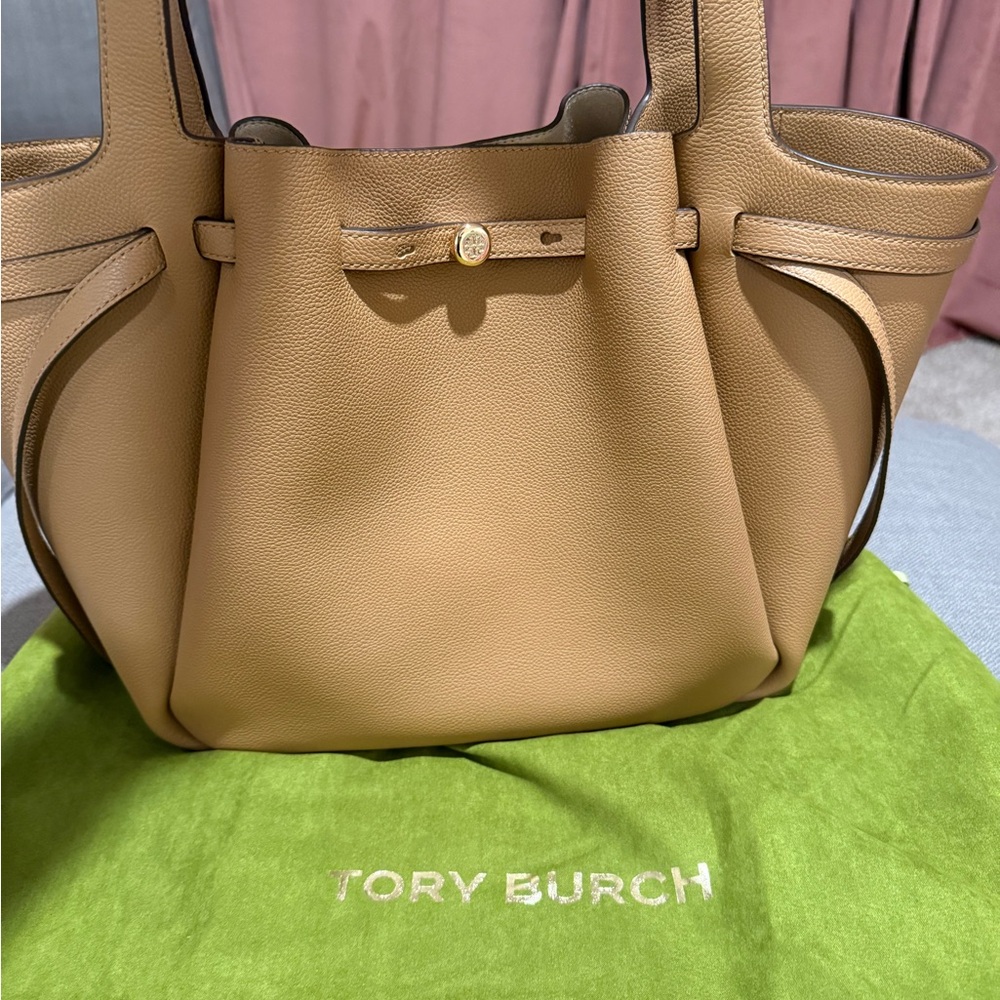 Authentic Tory Burch Romy Pebbled Tote - Picture 2 of 14